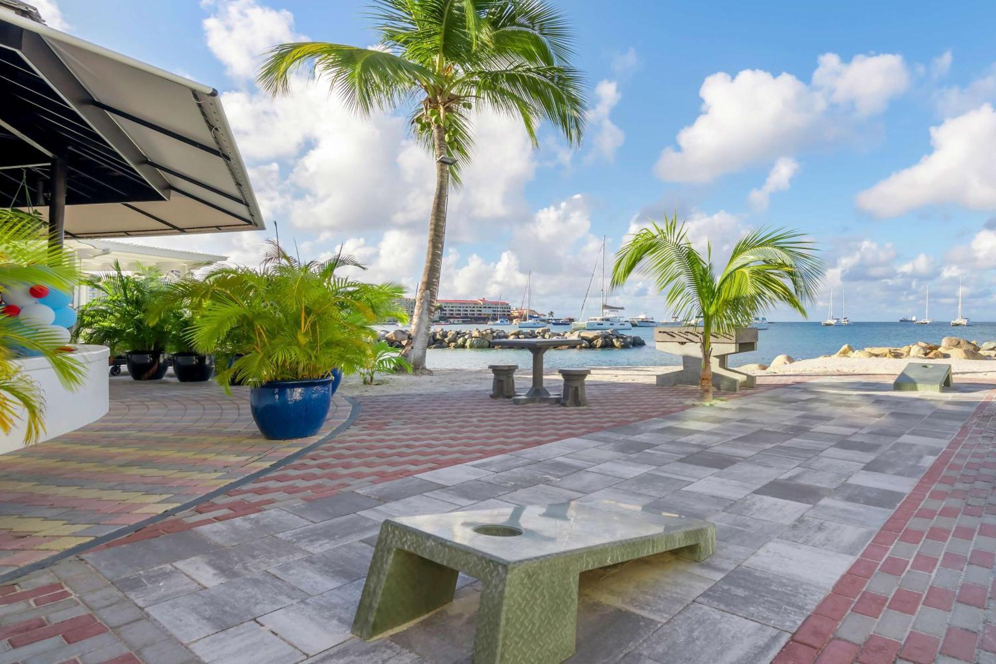 Hilton Vacation Club Royal Palm St Maarten Koolbaai Exterior photo