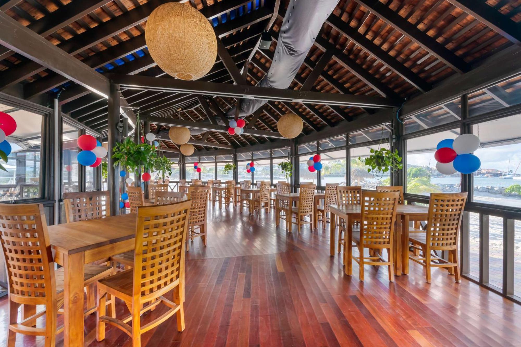 Hilton Vacation Club Royal Palm St Maarten Koolbaai Exterior photo