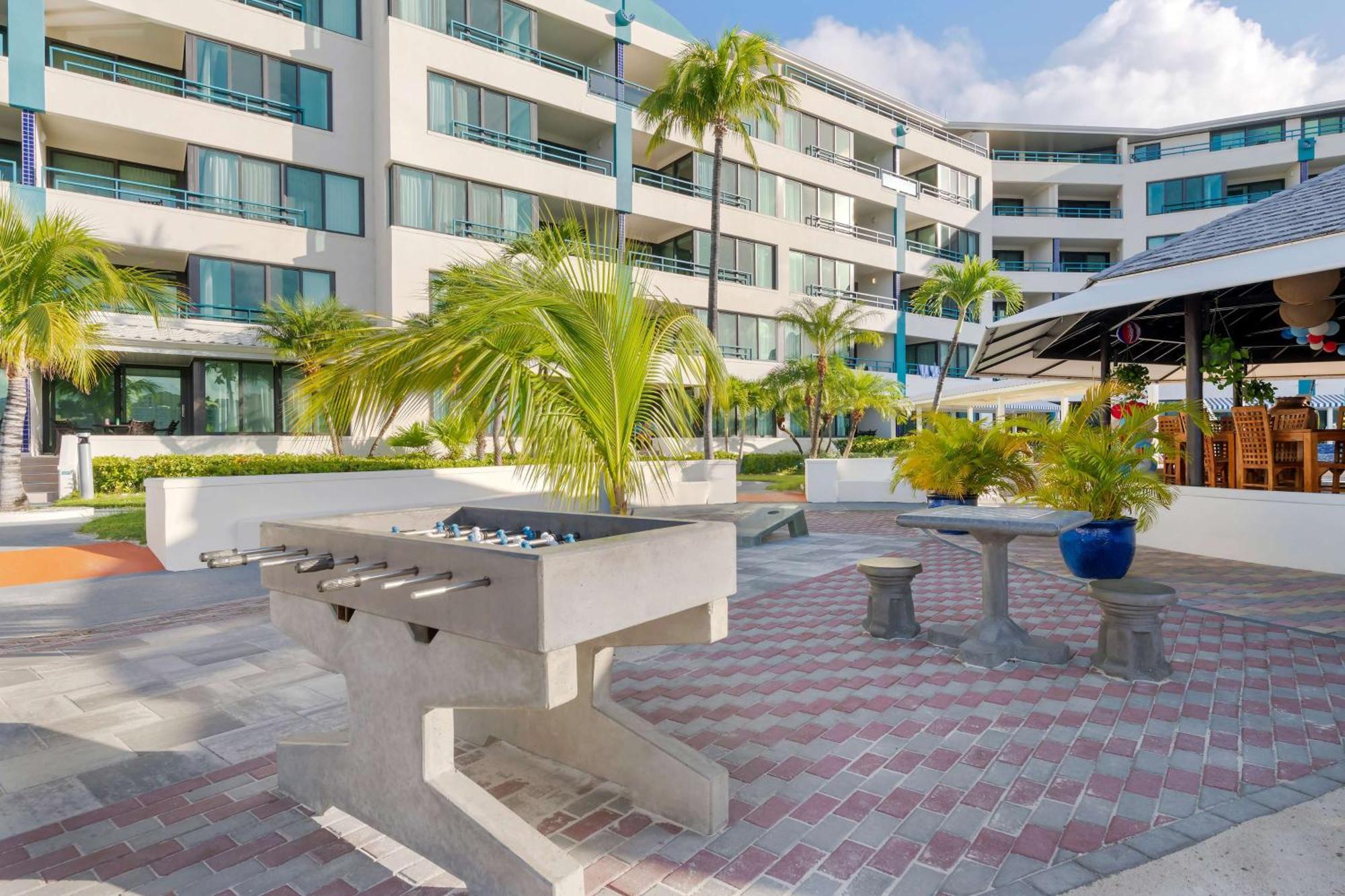 Hilton Vacation Club Royal Palm St Maarten Koolbaai Exterior photo