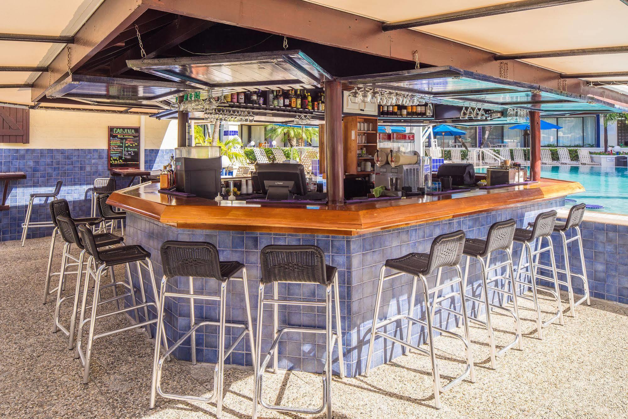 Hilton Vacation Club Royal Palm St Maarten Koolbaai Exterior photo