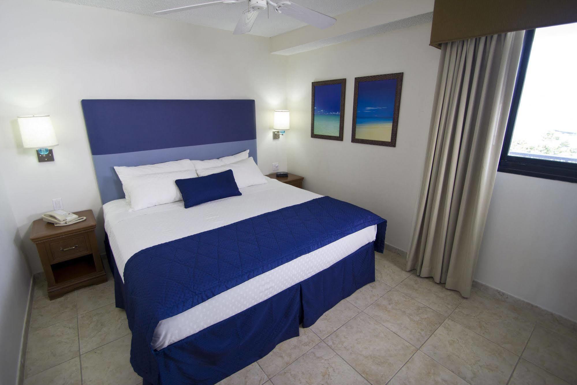 Hilton Vacation Club Royal Palm St Maarten Koolbaai Exterior photo